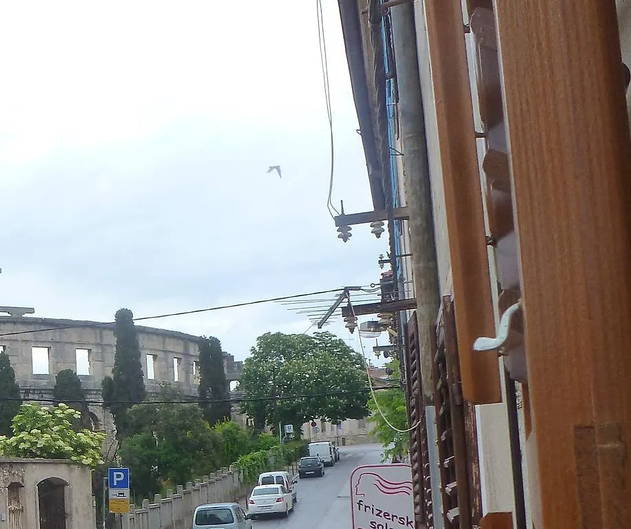 E&E Apartment Arena With Free Private Parking Pula