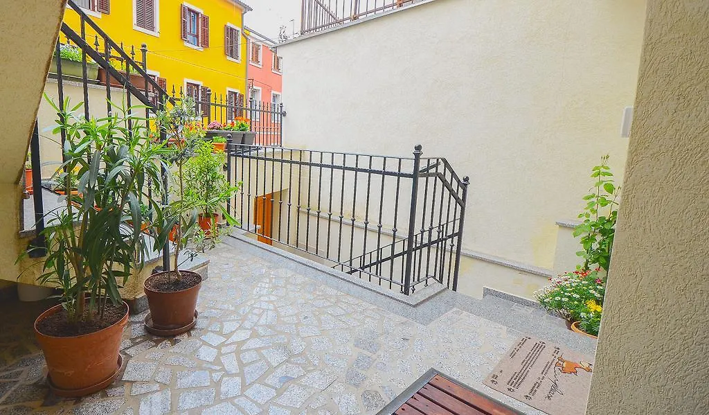 E&E Apartment Arena With Free Private Parking Pula 0*,  Croatia