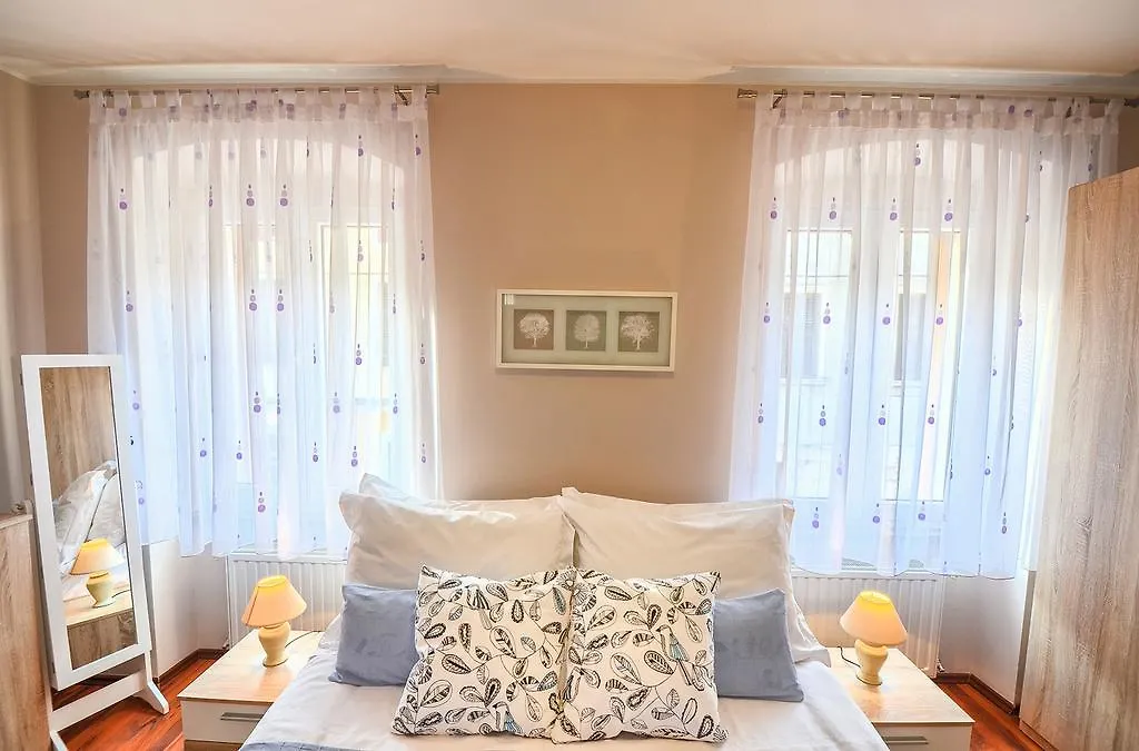 E&E Apartment Arena With Free Private Parking Pula